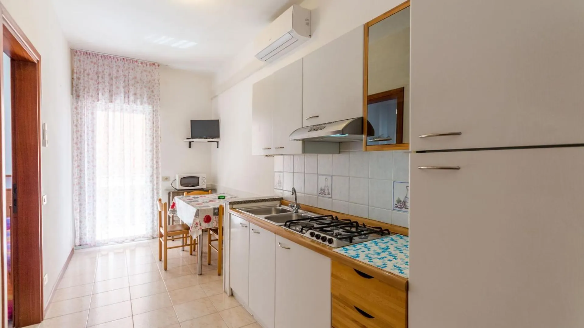Cozy Apartment A Few Steps From The Beach Bibione Italy